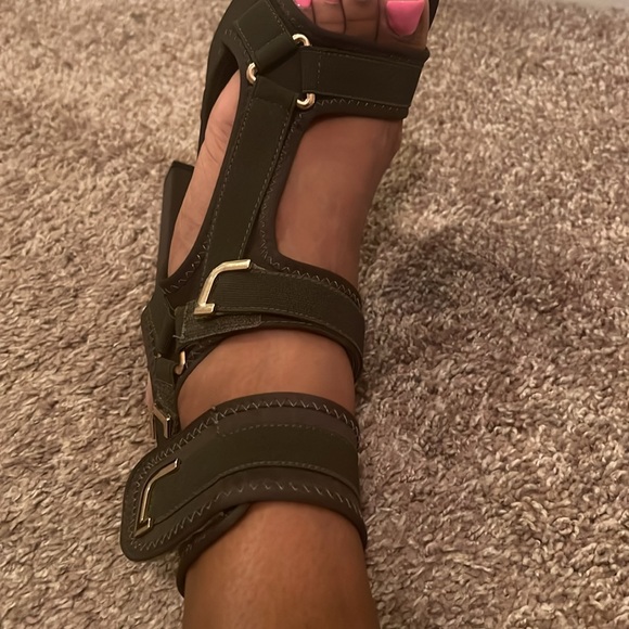 Fashion Nova "Liliana" Head in the Clouds Glamrock Military-style Platform Heels - Picture 4 of 16